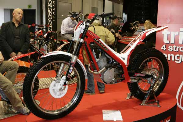 07ガスガス4スト右