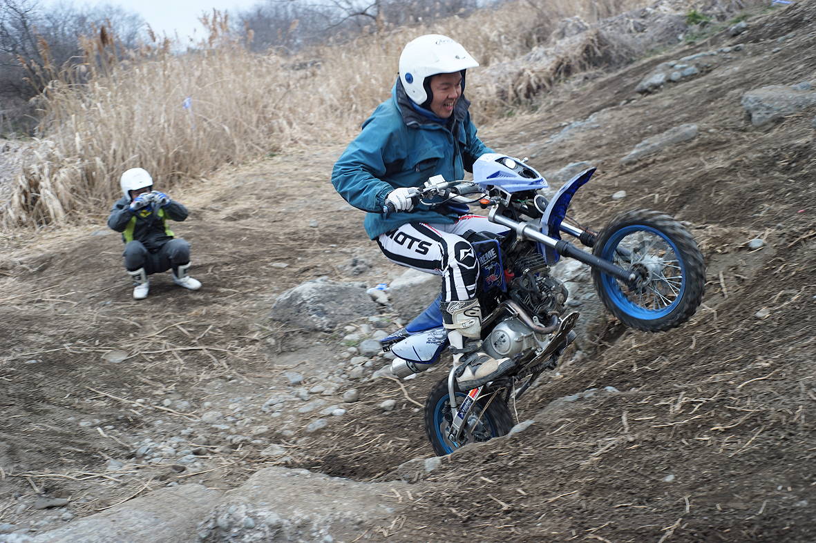 1502相模川の中華バイク