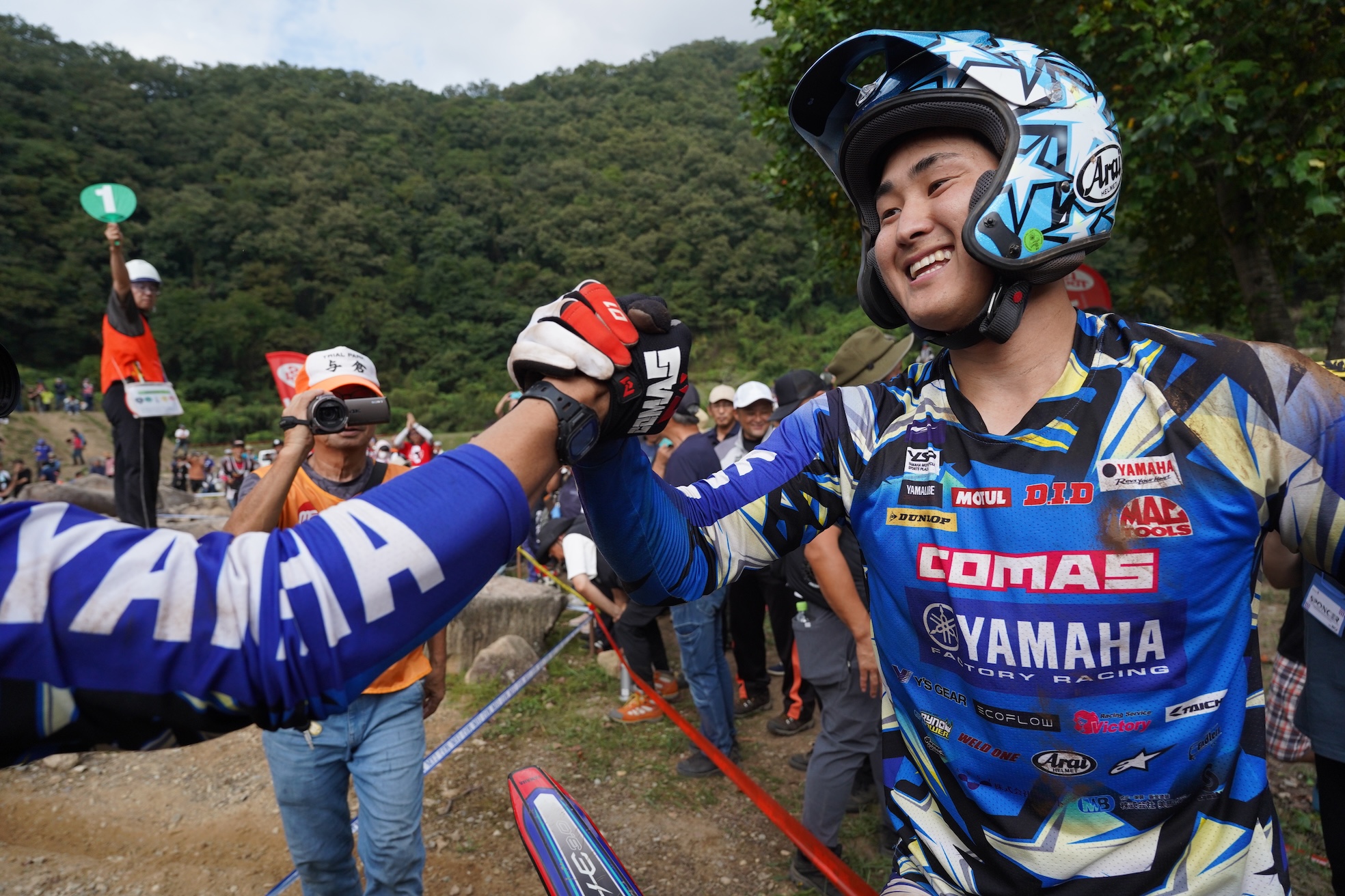 1ラップ目は圧倒的強さを見せた。2ラップ目は大崩れしたものの、勝ちきって3勝目をあげた氏川政哉